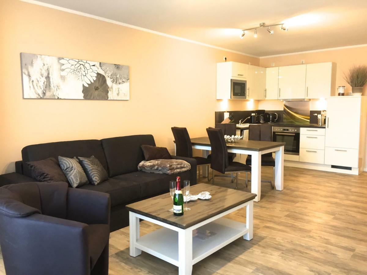 Mueritz-Brise Apartment Waren  Bagian luar foto